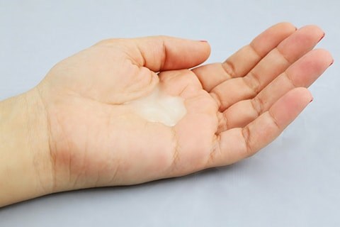 Textura do Shampoo para Dar Volume aos Cabelos Finos Joico Body Luxe Miniatura 50 ml